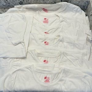 BUNDLE of 12 Hanes t shirts